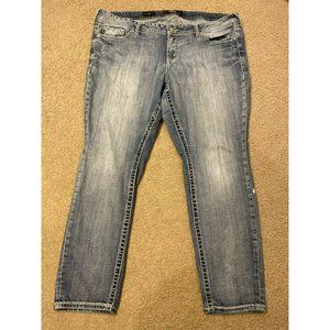 Women’s Torrid Premium Skinny Stretch Distressed Plus Medium Wash Jean Size 20
